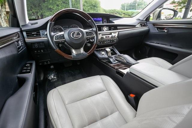 Used 2018 Lexus ES 300h for sale Sold at Gravity Autos Atlanta in Chamblee GA 30341 4