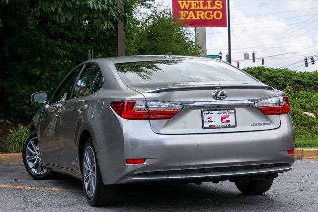Used 2018 Lexus ES 300h for sale Sold at Gravity Autos Atlanta in Chamblee GA 30341 44