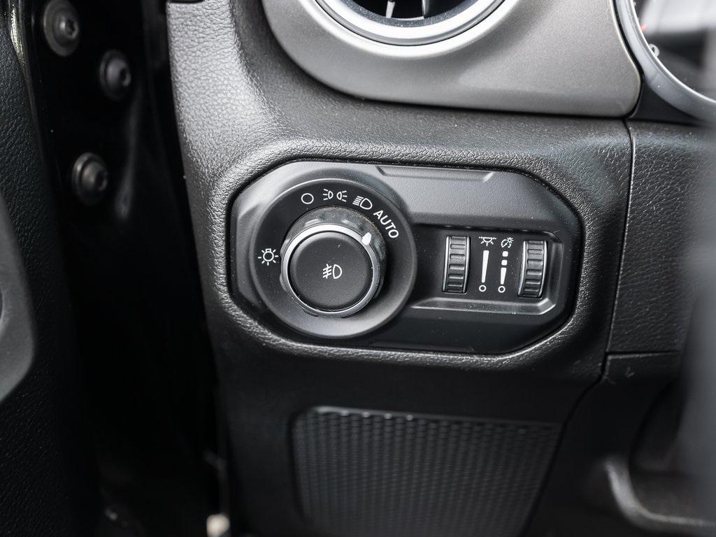 Used 2018 Jeep Wrangler Unlimited Sahara for sale $45,485 at Gravity Autos Atlanta in Chamblee GA 30341 14