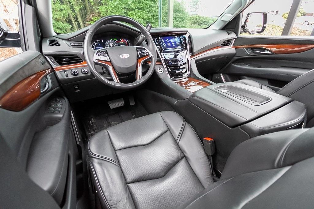 Used 2018 Cadillac Escalade ESV Premium for sale Sold at Gravity Autos Atlanta in Chamblee GA 30341 4