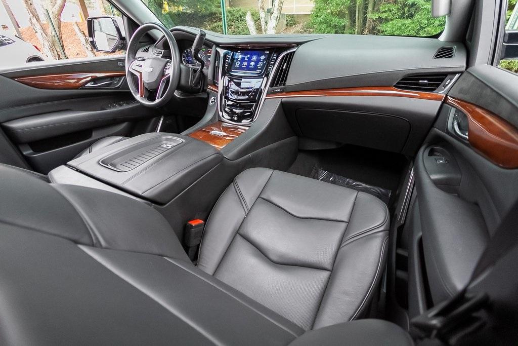 Used 2018 Cadillac Escalade ESV Premium for sale Sold at Gravity Autos Atlanta in Chamblee GA 30341 6