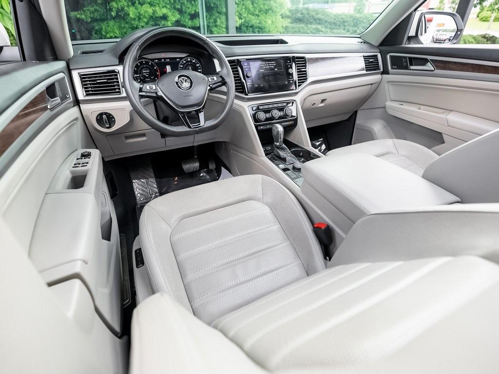 Used 2018 Volkswagen Atlas SEL Premium for sale $38,499 at Gravity Autos Atlanta in Chamblee GA 30341 4
