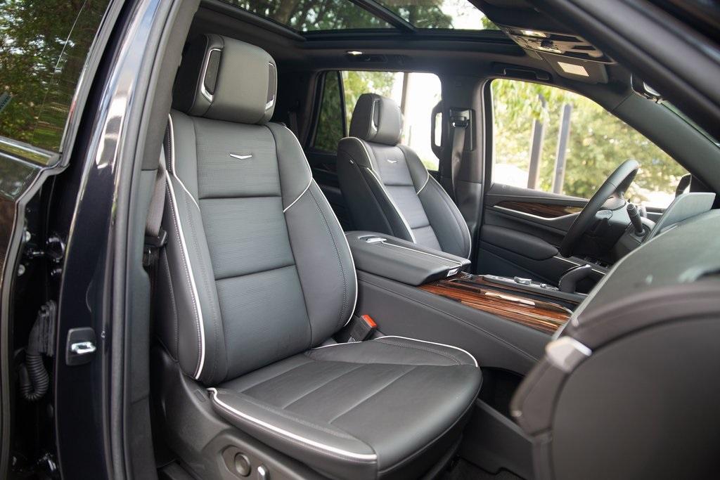 Used 2022 Cadillac Escalade Premium Luxury for sale $104,995 at Gravity Autos Atlanta in Chamblee GA 30341 21